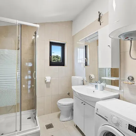 בית הארחה App Sandro With Common Pool 4*