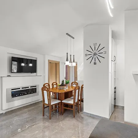 App Sandro With Common Pool 4*