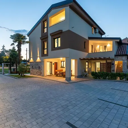 App Sandro With Common Pool Гостевой дом