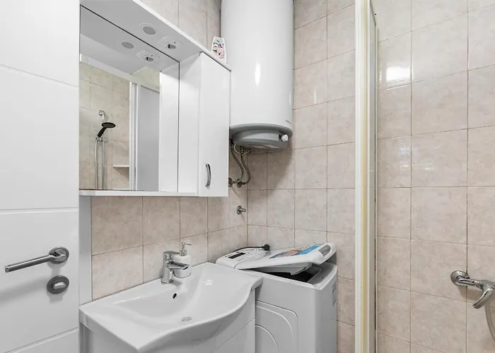 App Sandro With Common Pool Casa de hóspedes 4*