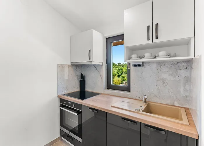 Гостевой дом App Sandro With Common Pool