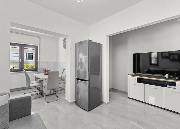 App Sandro With Common Pool Гостевой дом