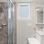 Guest house App Sandro With Common Pool Porec