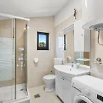 Guest house App Sandro With Common Pool 3*