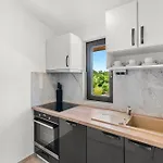 Guest house App Sandro With Common Pool