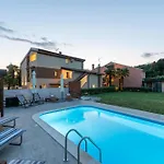 App Sandro With Common Pool Porec