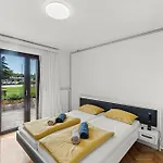 App Sandro With Common Pool