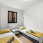 App Sandro With Common Pool Guest house