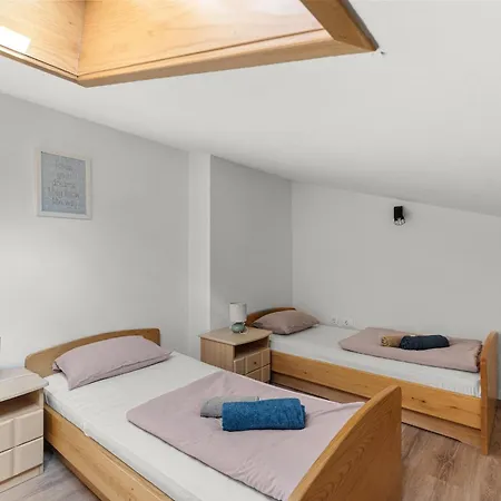 Guest house App Sandro With Common Pool Porec