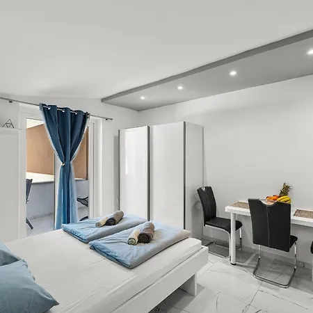 Guest house App Sandro With Common Pool Porec