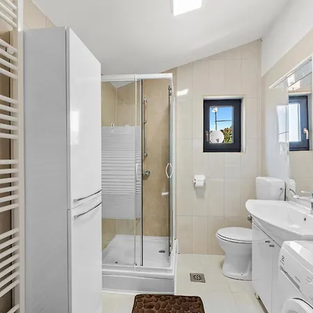 App Sandro With Common Pool بوريتش