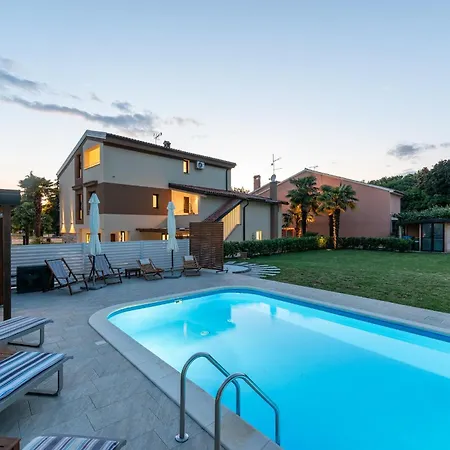 App Sandro With Common Pool Porec