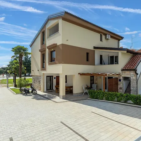 Gasthof App Sandro With Common Pool