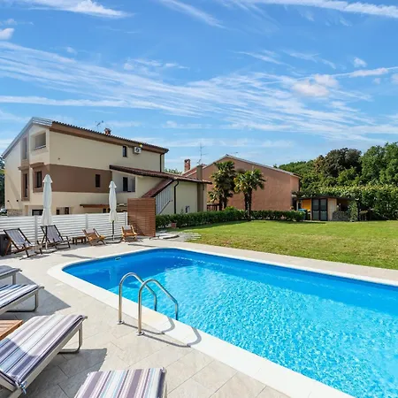 Guest house App Sandro With Common Pool *