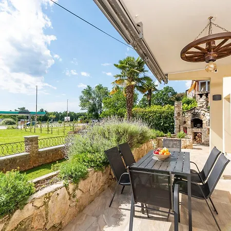 App Sandro With Common Pool بوريتش