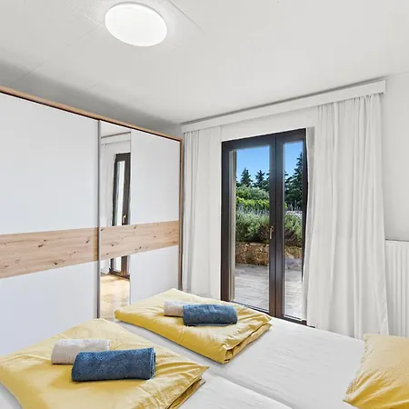 App Sandro With Common Pool Guest house Porec