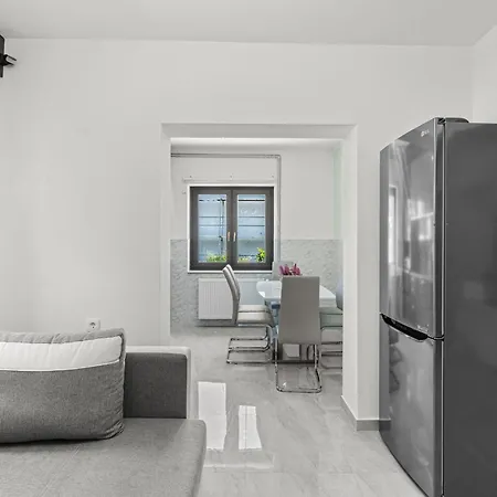 Guest house App Sandro With Common Pool Porec