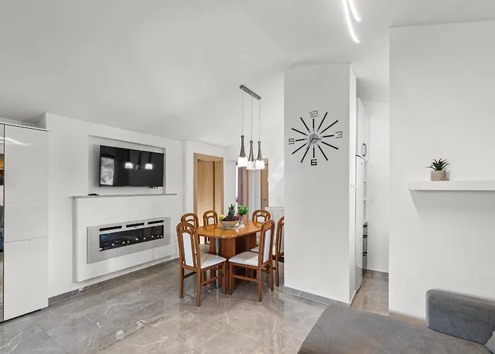 App Sandro With Common Pool 4*