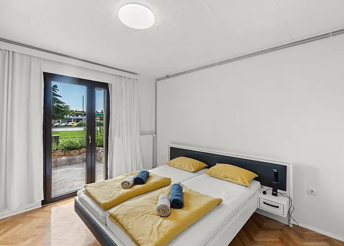 App Sandro With Common Pool