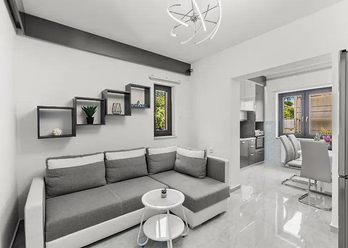 Guest house App Sandro With Common Pool