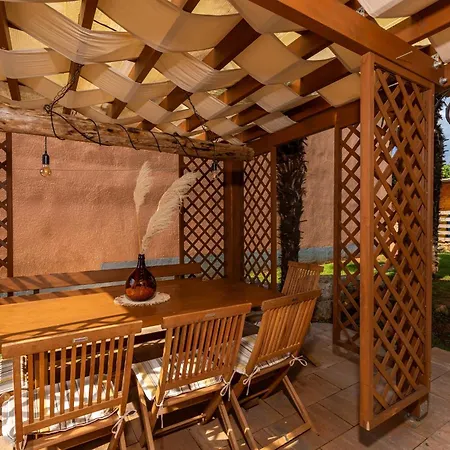 App Sandro With Common Pool 4*