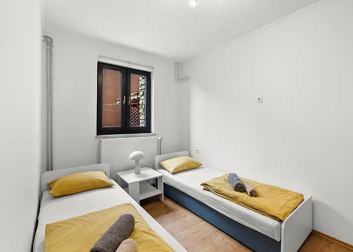 App Sandro With Common Pool Vendégház