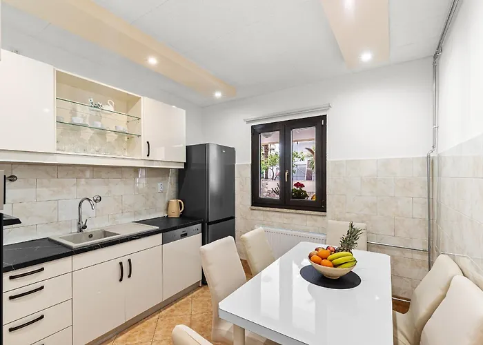 Vendégház App Sandro With Common Pool 4*